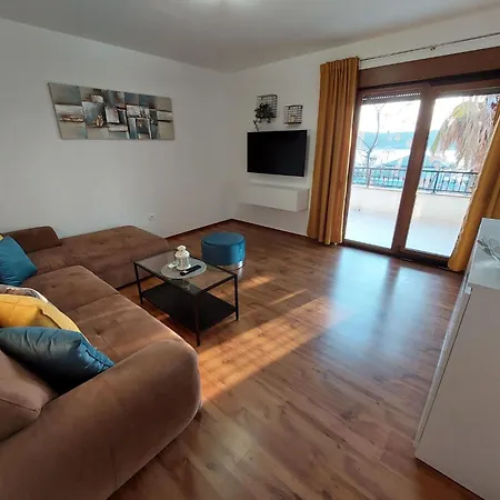 Apartamento In Barbat Mit Grosser Terrasse By Interhome *