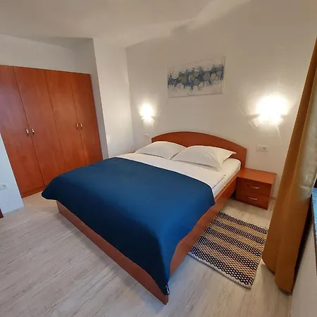 In Barbat Mit Grosser Terrasse By Interhome Apartamento *