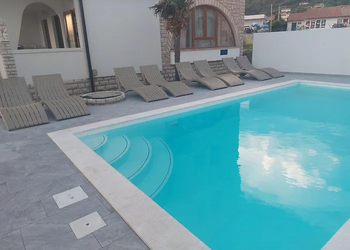 Apartamento In Barbat Mit Grosser Terrasse By Interhome *