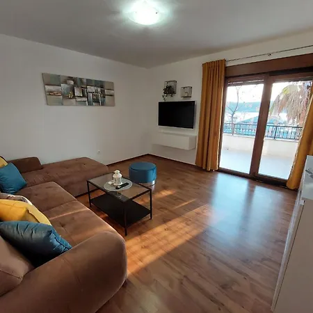 In Barbat Mit Grosser Terrasse By Interhome * Barbat na Rabu