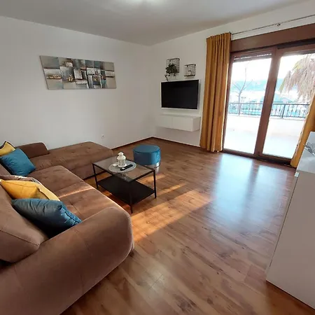 Daire In Barbat Mit Grosser Terrasse By Interhome