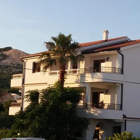 In Barbat Mit Grosser Terrasse By Interhome